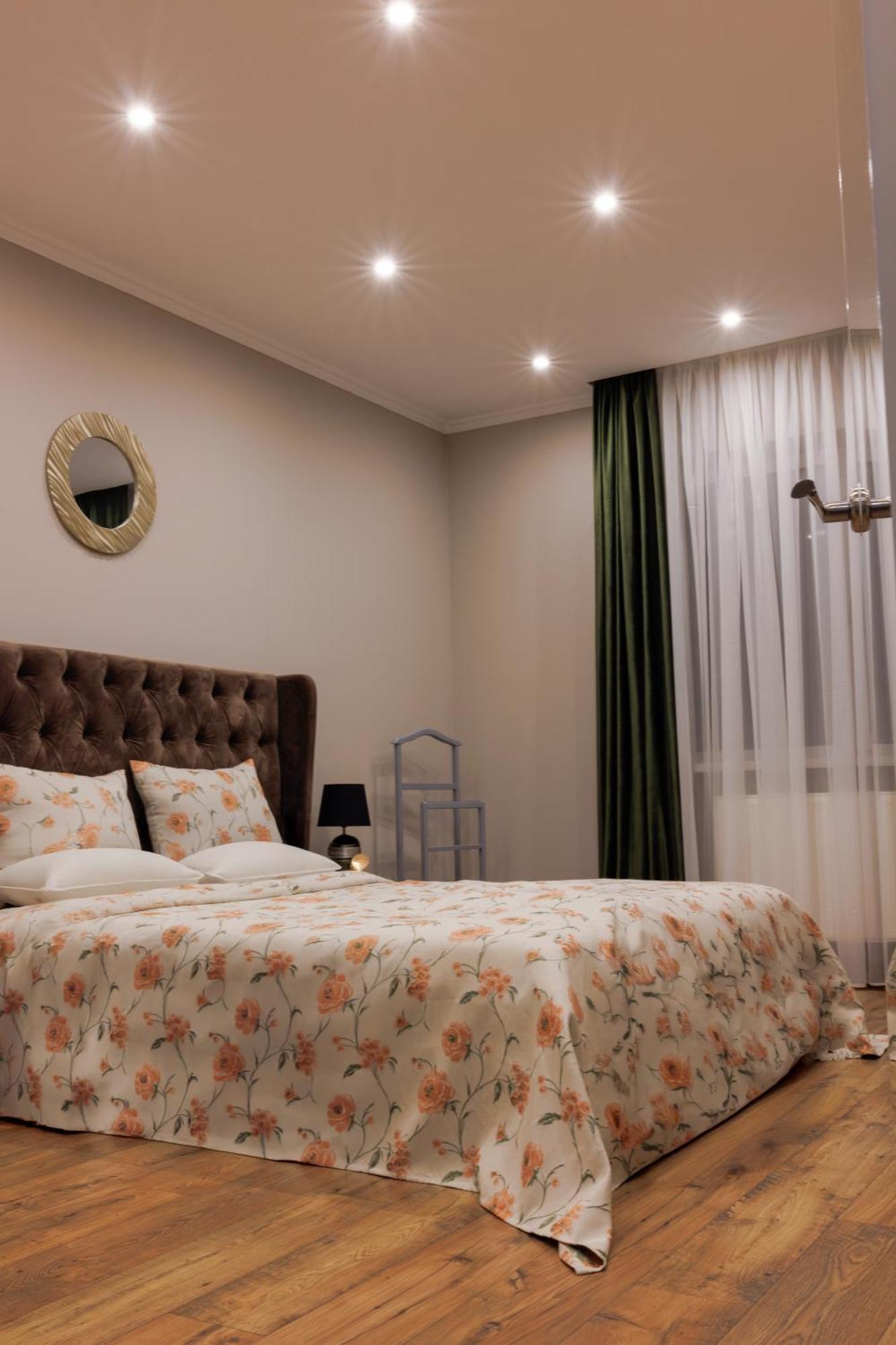 Deluxe Old Ungvar Apartments Eksteriør bilde